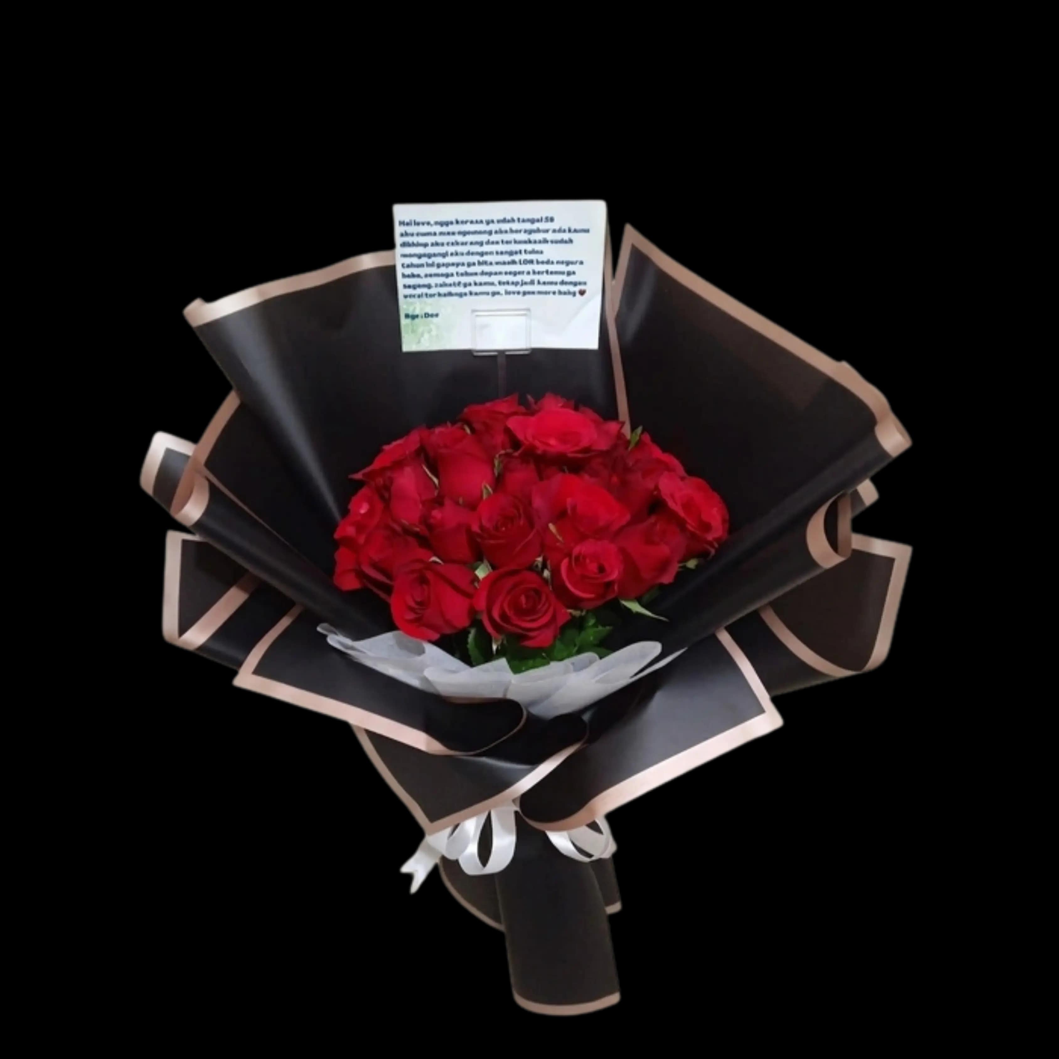 Buket Mawar Merah Wrapping Hitam Gold — Lunox Florist